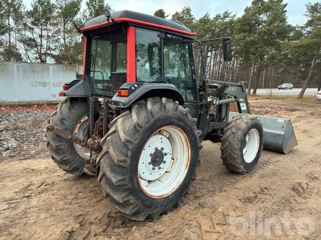 VALMET 700 - Ciągnik rolniczy: zdjęcie 5 VALMET 700 - Ciągnik rolniczy: zdjęcie 5