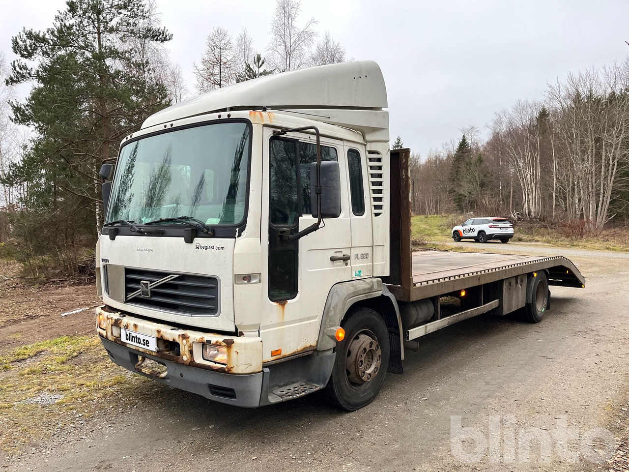 VOLVO FL6 H - Ciężarówka do przewozu samochodów: zdjęcie 1 VOLVO FL6 H - Ciężarówka do przewozu samochodów: zdjęcie 1