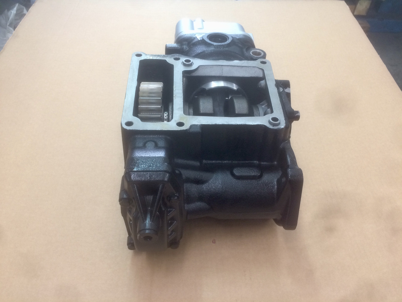 COMPRESSORE ARIA MONOCILINDRICO CON PRESA DI FORZA MAN / KNORR - Sprężarka powietrza: zdjęcie 3 COMPRESSORE ARIA MONOCILINDRICO CON PRESA DI FORZA MAN / KNORR - Sprężarka powietrza: zdjęcie 3