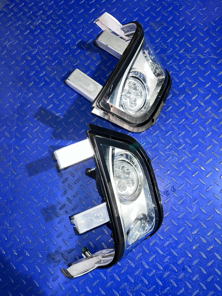 HELLA Headlight Set 1KE996 600-05 / 06 - Reflektor: zdjęcie 2 HELLA Headlight Set 1KE996 600-05 / 06 - Reflektor: zdjęcie 2