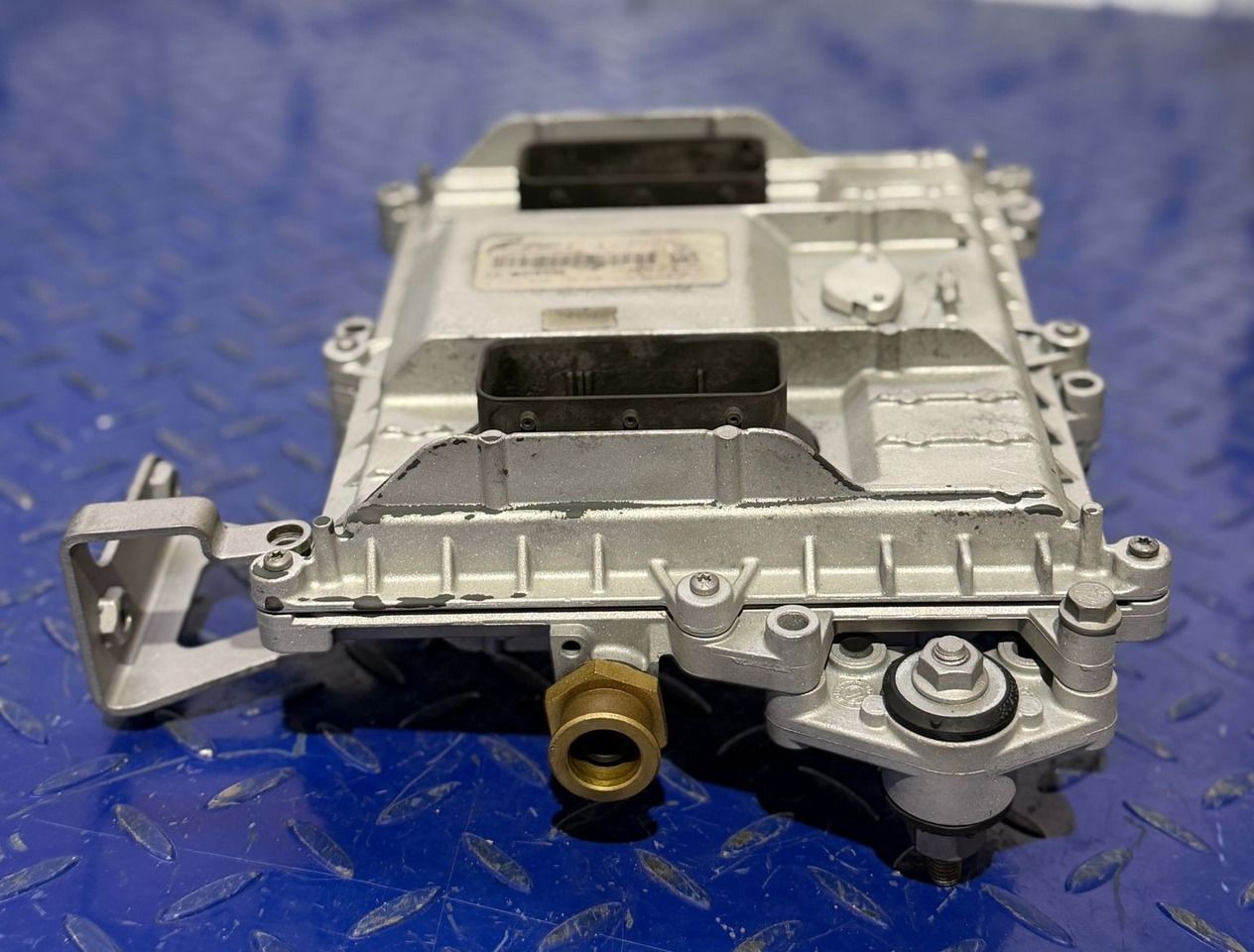 Iveco Engine Control Unit - ECU do Samochodów ciężarowych: zdjęcie 2 Iveco Engine Control Unit - ECU do Samochodów ciężarowych: zdjęcie 2