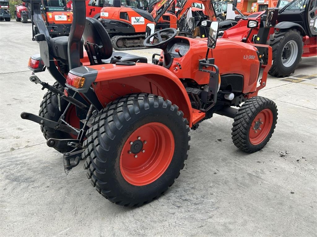 Kubota L1-382 (7325) - Ciągnik komunalny: zdjęcie 4 Kubota L1-382 (7325) - Ciągnik komunalny: zdjęcie 4