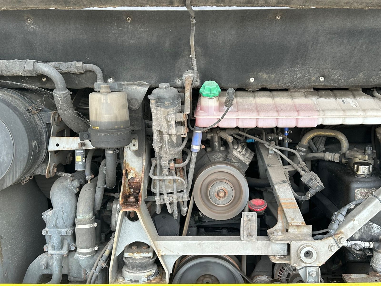 Neoplan P25 Trendliner 3516ÜC Klimaanlage*WC*57 Sitze Neoplan P25 Trendliner 3516ÜC Klimaanlage*WC*57 Sitze - Turystyczny autobus: zdjęcie 3 Neoplan P25 Trendliner 3516ÜC Klimaanlage*WC*57 Sitze Neoplan P25 Trendliner 3516ÜC Klimaanlage*WC*57 Sitze - Turystyczny autobus: zdjęcie 3