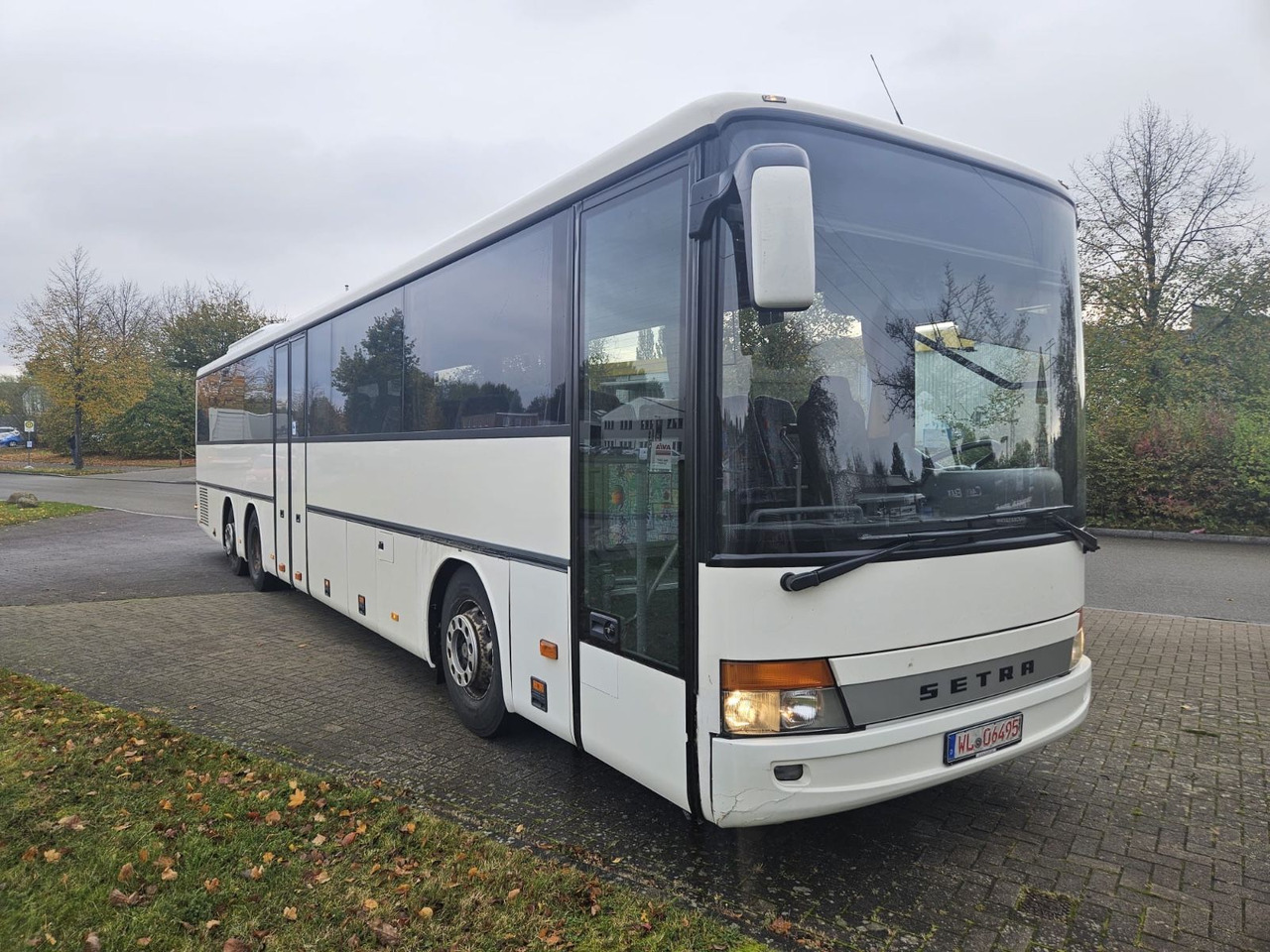 Setra S 317 UL (66 Sitze*Schalt*TOP) - Podmiejski autobus: zdjęcie 1 Setra S 317 UL (66 Sitze*Schalt*TOP) - Podmiejski autobus: zdjęcie 1