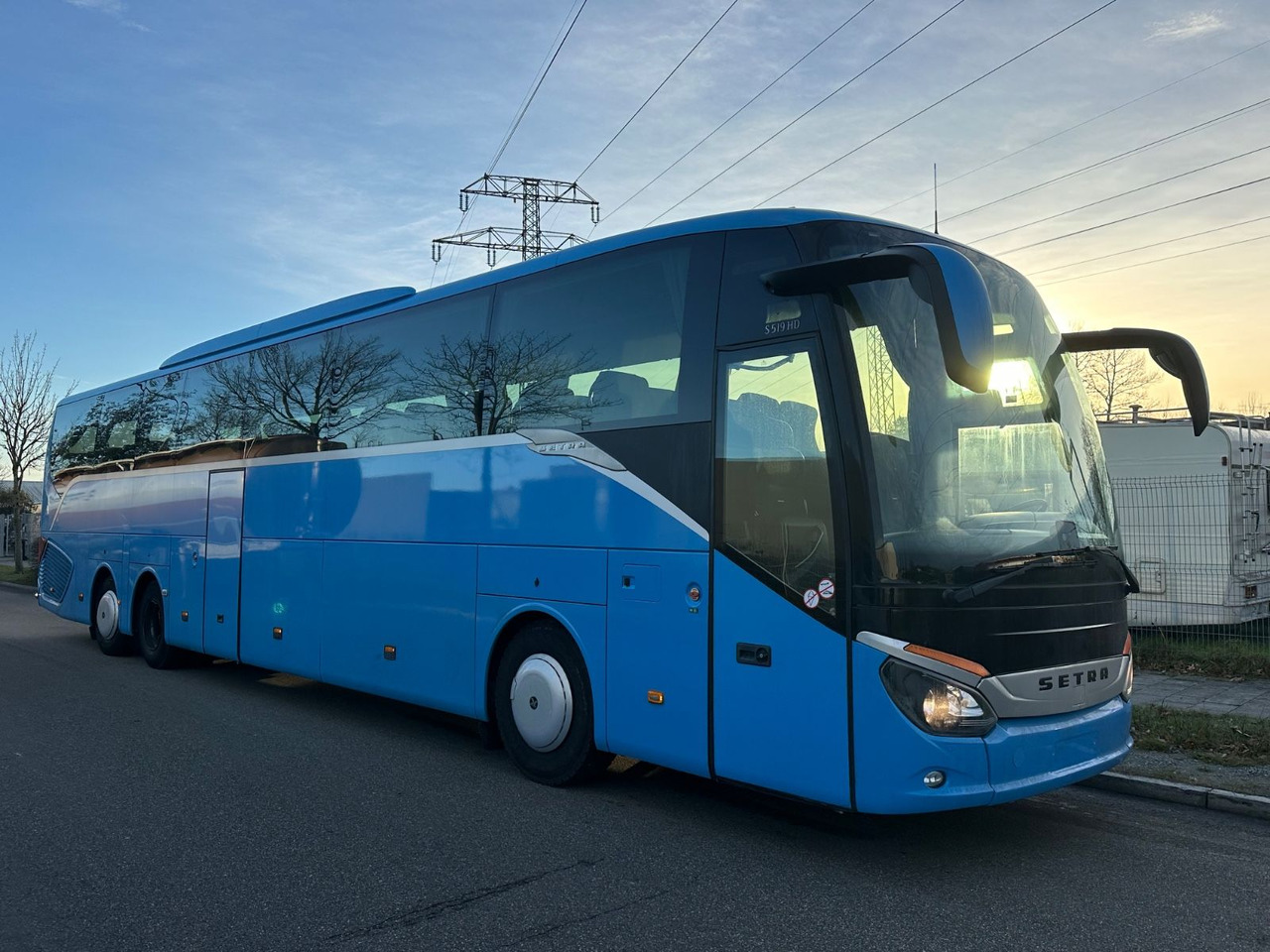 Setra S 519 HD (67 Sitze*TOP) - Turystyczny autobus: zdjęcie 1 Setra S 519 HD (67 Sitze*TOP) - Turystyczny autobus: zdjęcie 1